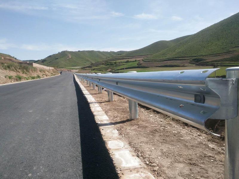 鍍鋅護欄板規格