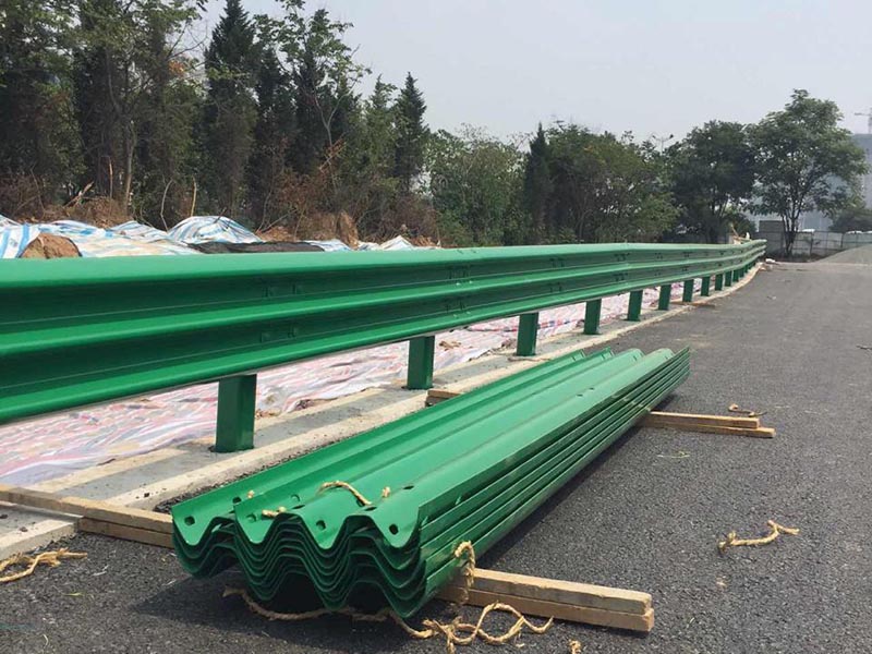 護(hù)欄板施工前的準(zhǔn)備工作 護(hù)欄板施工前的準(zhǔn)備工作