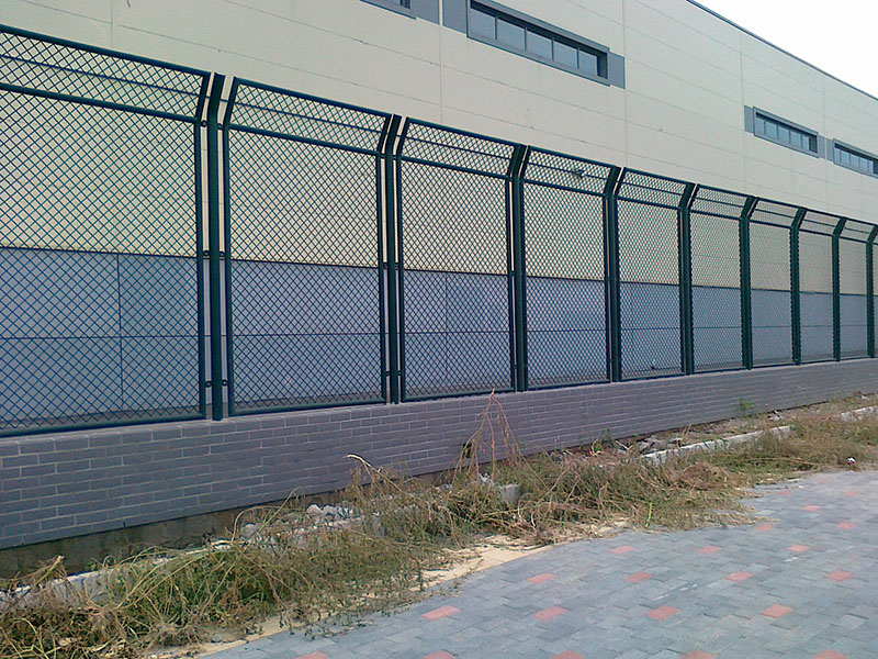 廠區(qū)隔離網(wǎng)圖片