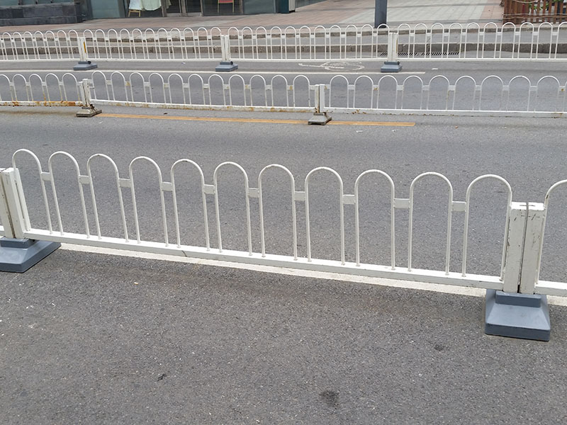 機(jī)非護(hù)欄規(guī)格