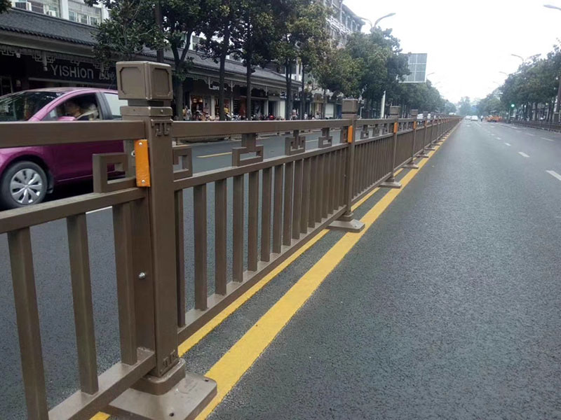 黃金道路護欄規格