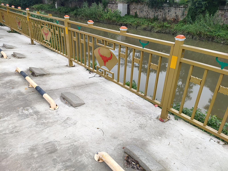 新型黃金護欄圖片